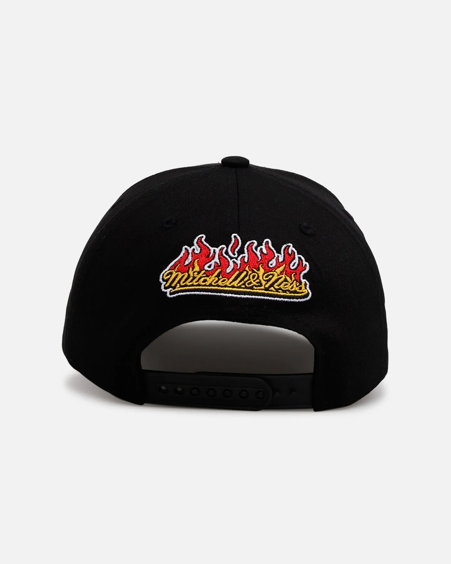 Mitchell & Ness Chicago Bulls 'On Fire' Pro Pinch Snapback Black