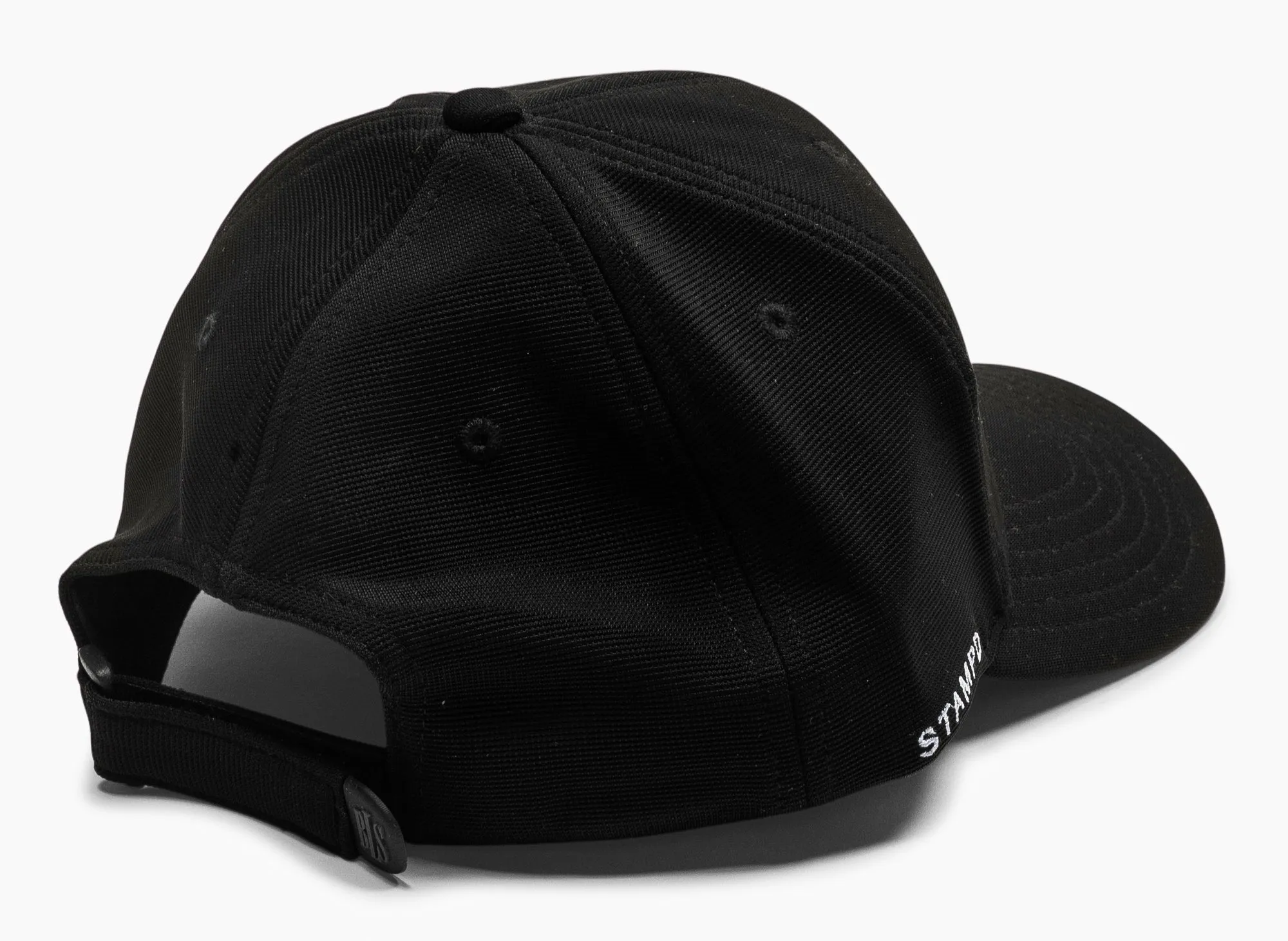 Stampd Strapback Panel Hat in Black xld